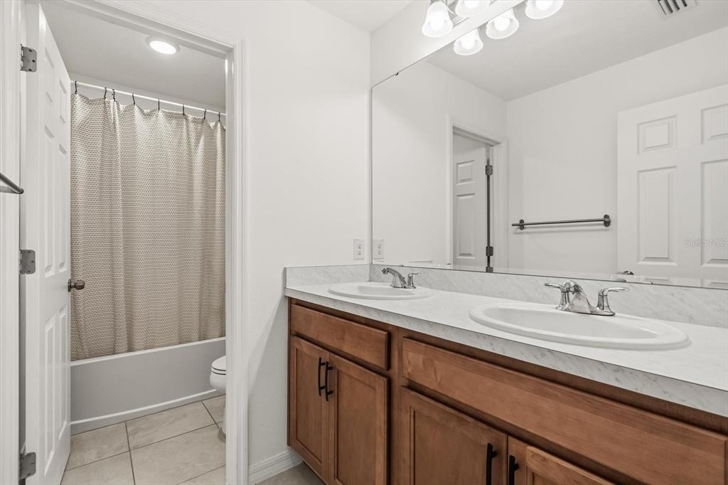 5277 Royal Point Avenue - Photo 14