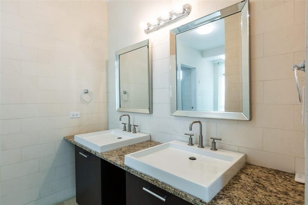 1052 Ashford Avenue - Photo 7