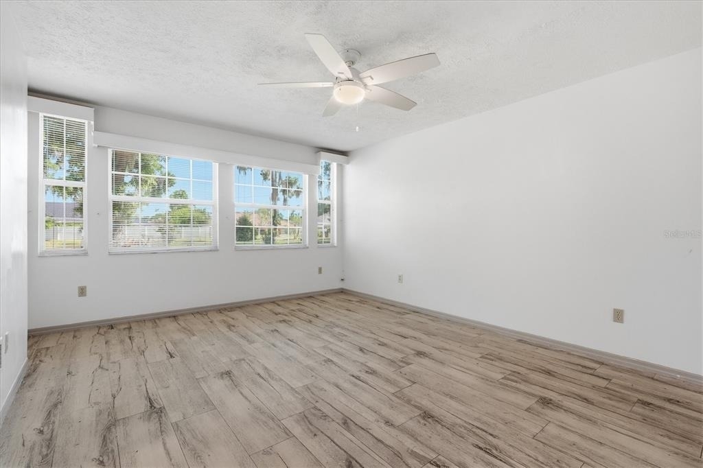 2270 Se 34th Street - Photo 9