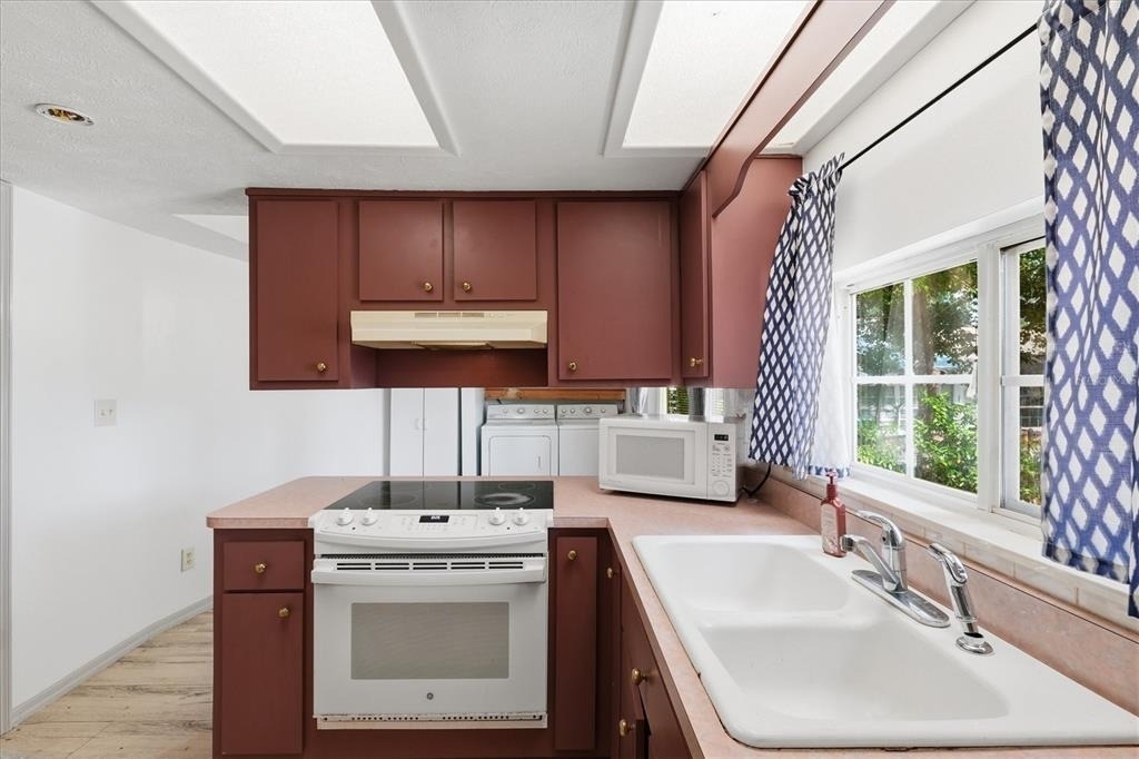 2270 Se 34th Street - Photo 6