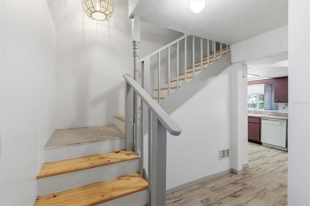 2270 Se 34th Street - Photo 16