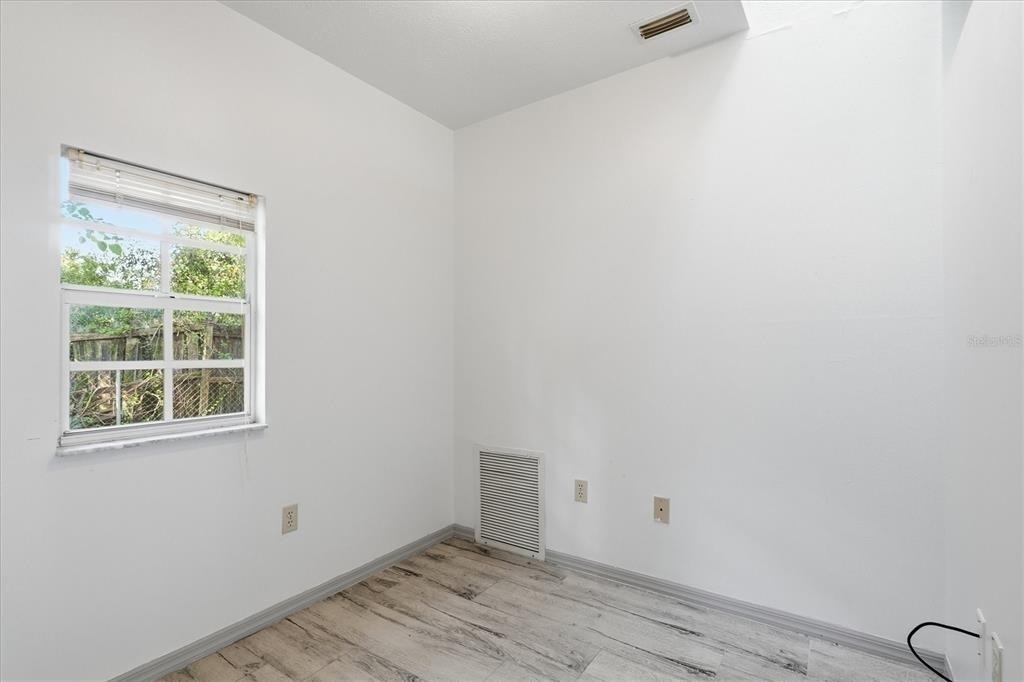 2270 Se 34th Street - Photo 15