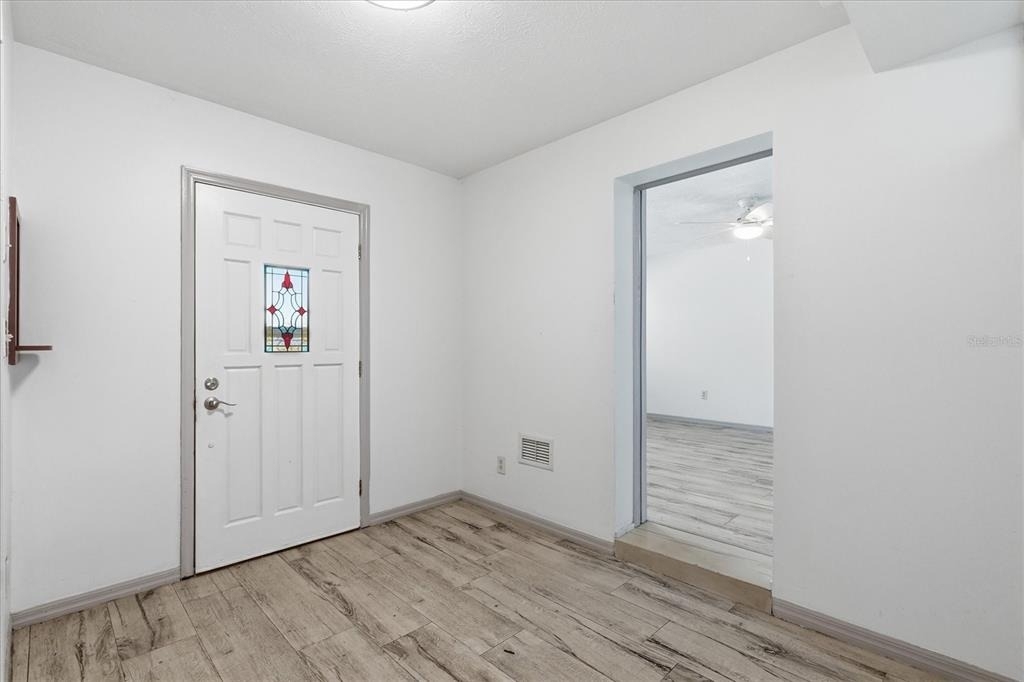 2270 Se 34th Street - Photo 2