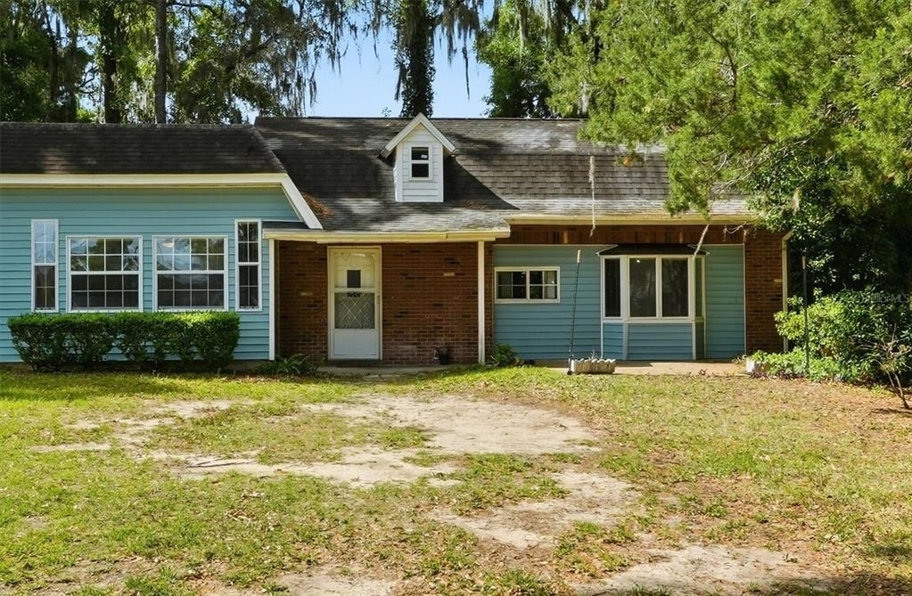 2270 Se 34th Street - Photo 1