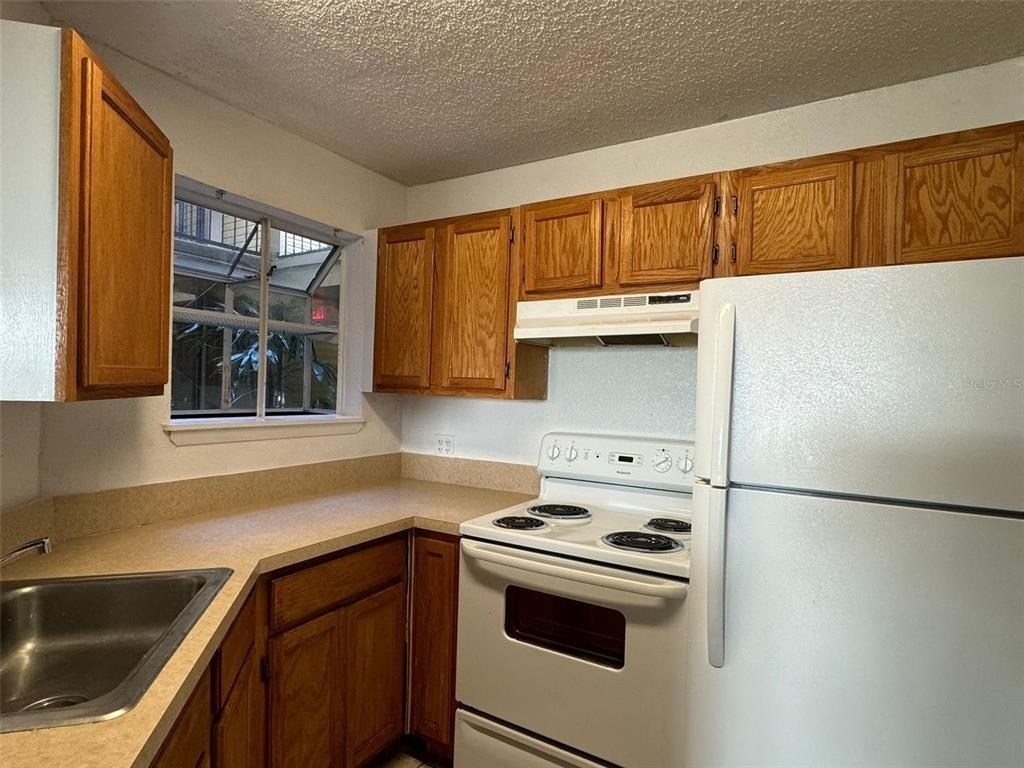 1908 Lake Atriums Circle - Photo 11