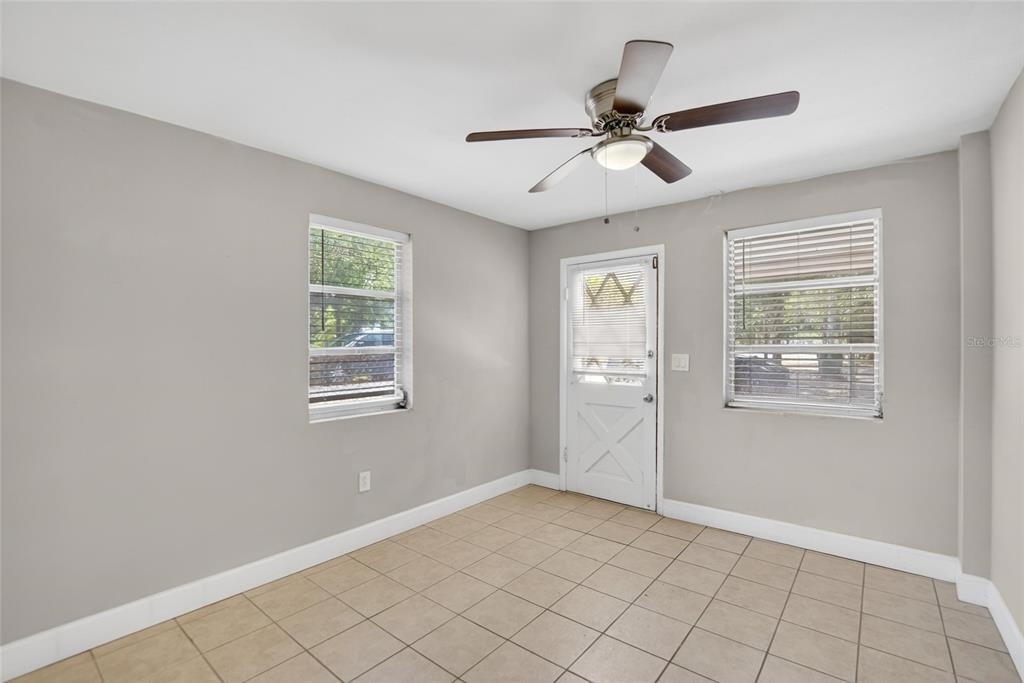 3301 W Woodlawn Avenue - Photo 6