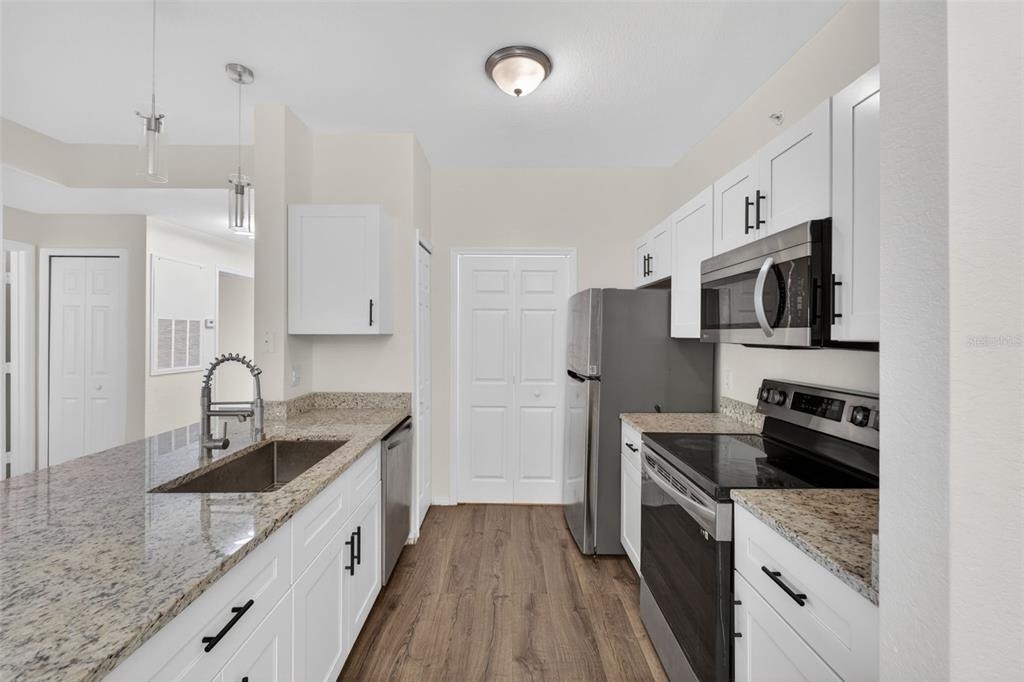 5467 Vineland Road - Photo 13