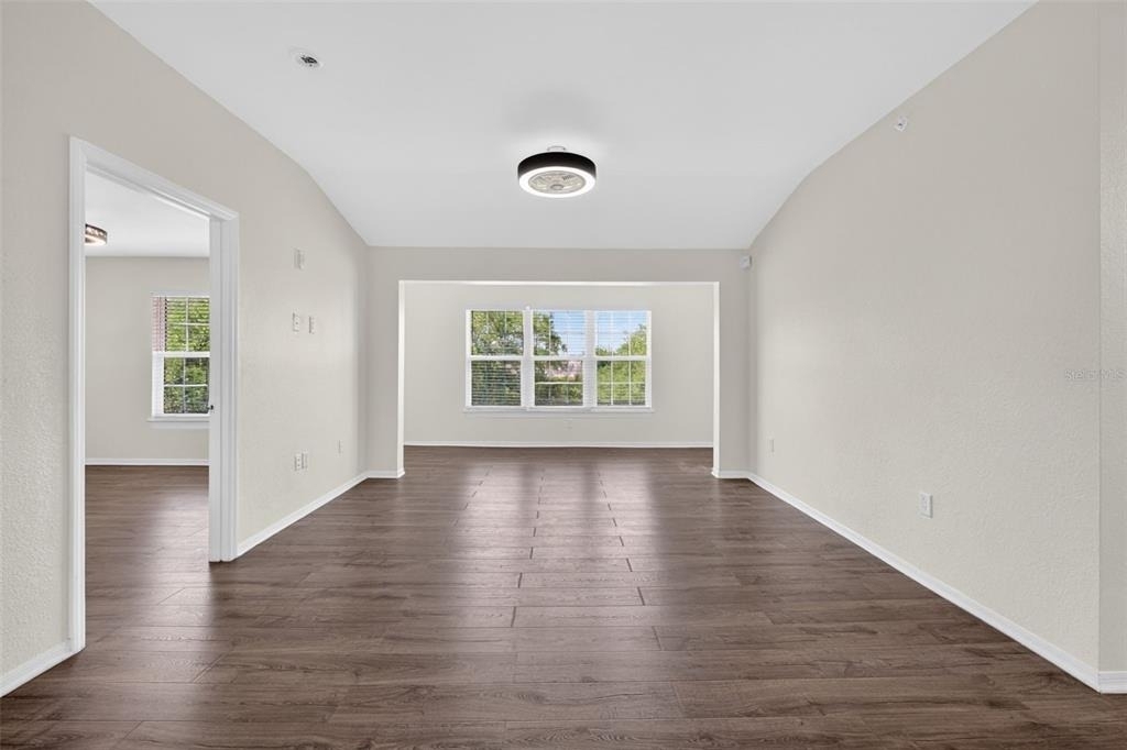 5467 Vineland Road - Photo 5