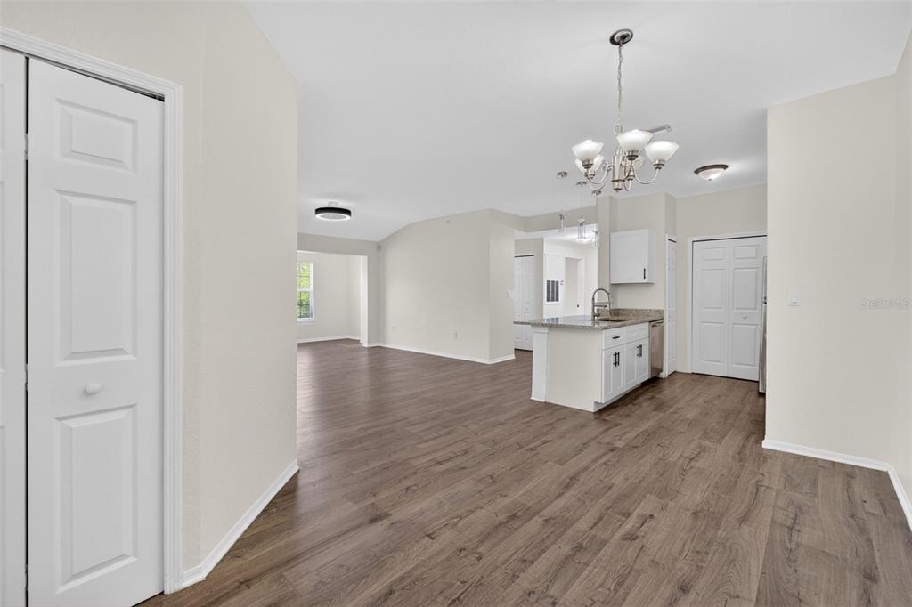 5467 Vineland Road - Photo 2