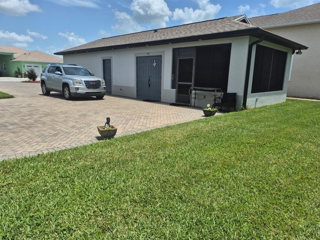 389 Nolane Lane - Photo 0
