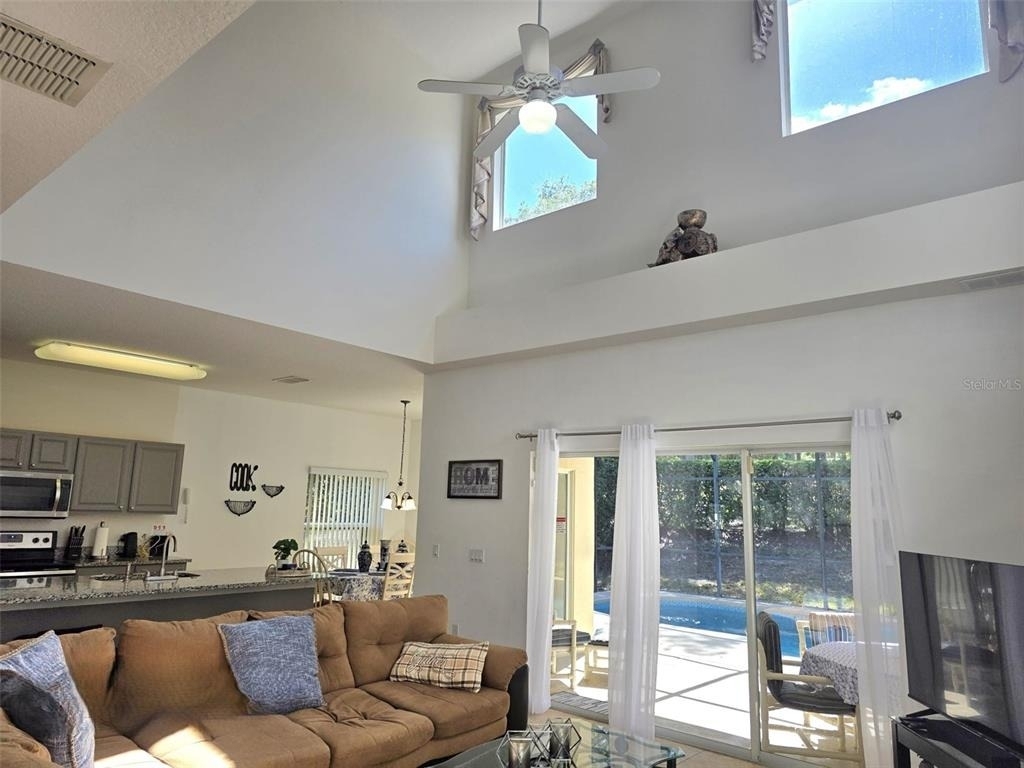 1027 Balmoral Drive - Photo 5