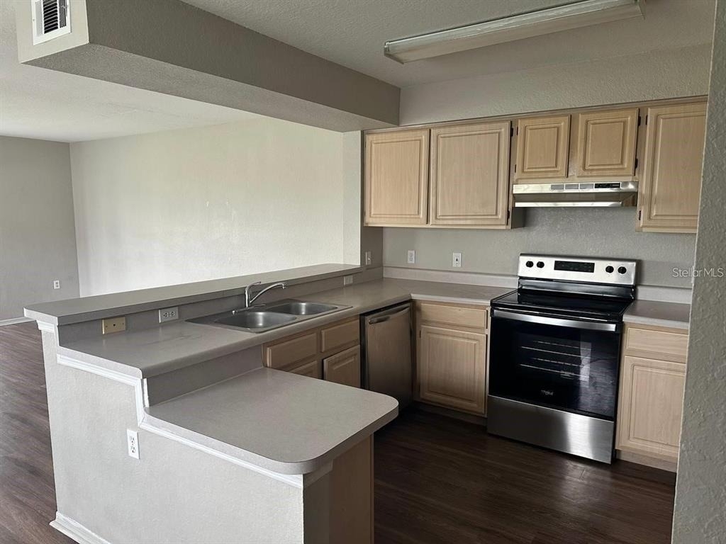 13929 Fairway Island Drive - Photo 2