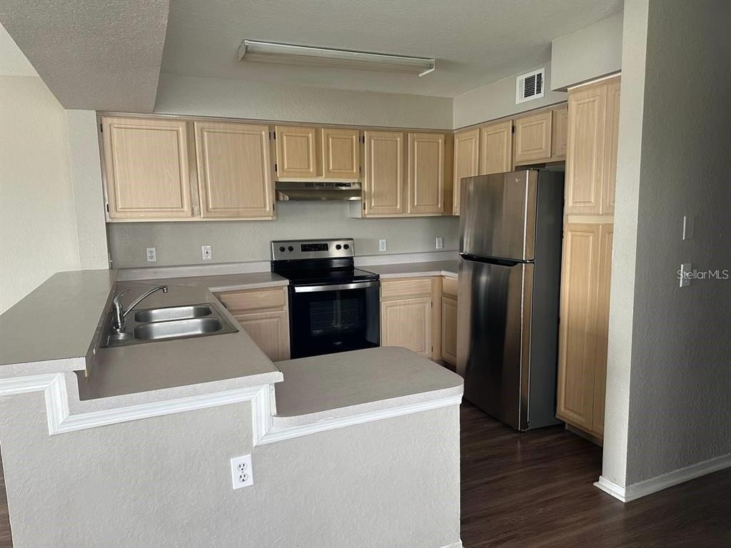 13929 Fairway Island Drive - Photo 1