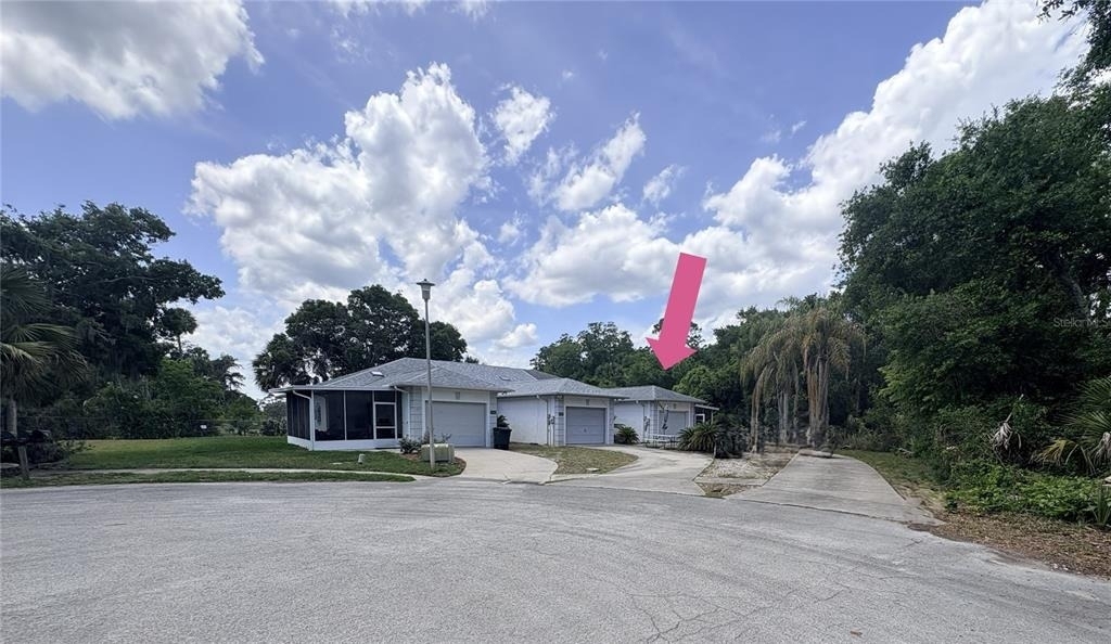 1054 Claudia Street - Photo 0