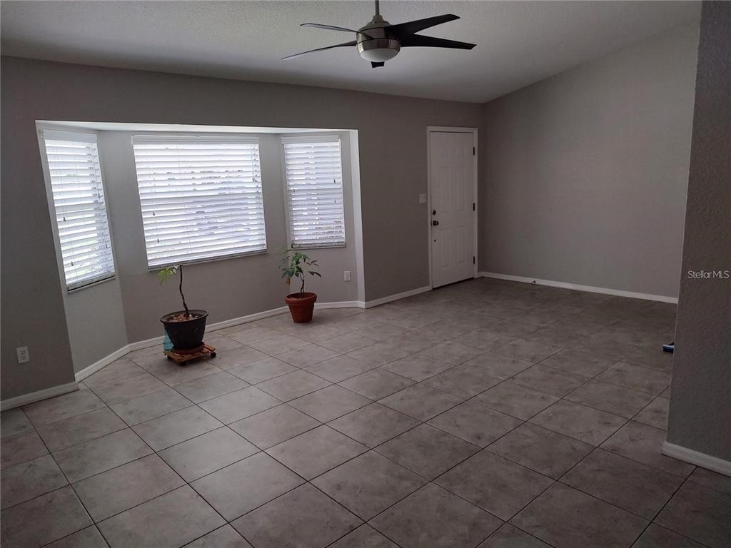 2051 Logsdon Street - Photo 2