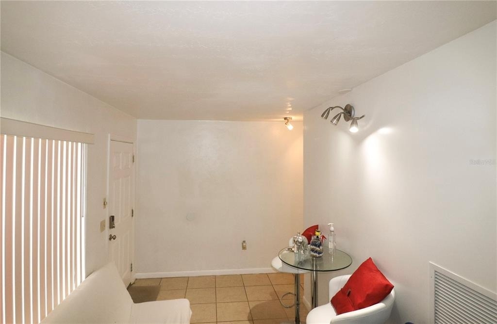 2300 Sw 43rd Street - Photo 5