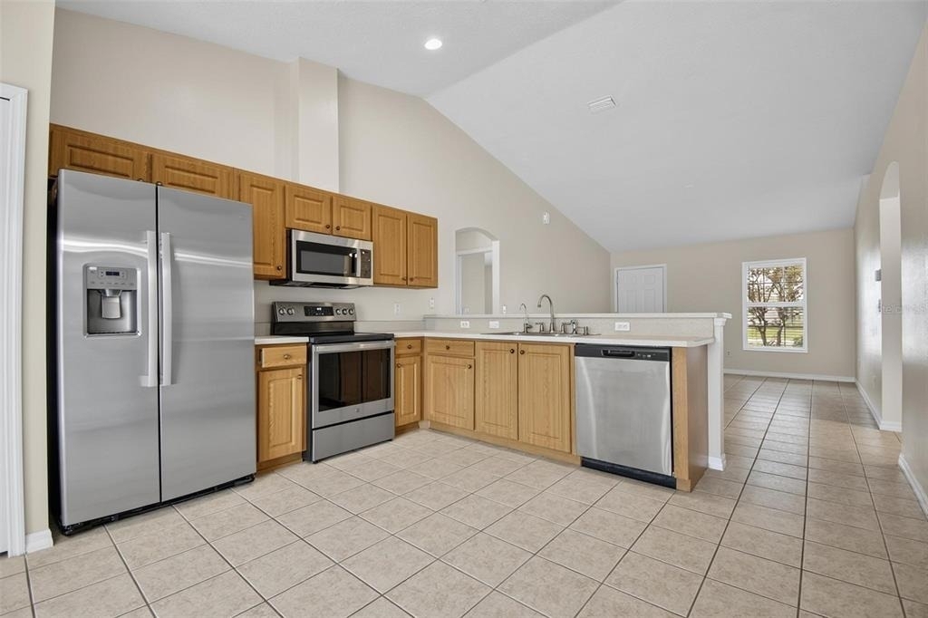 83 Lynbrook Drive - Photo 2
