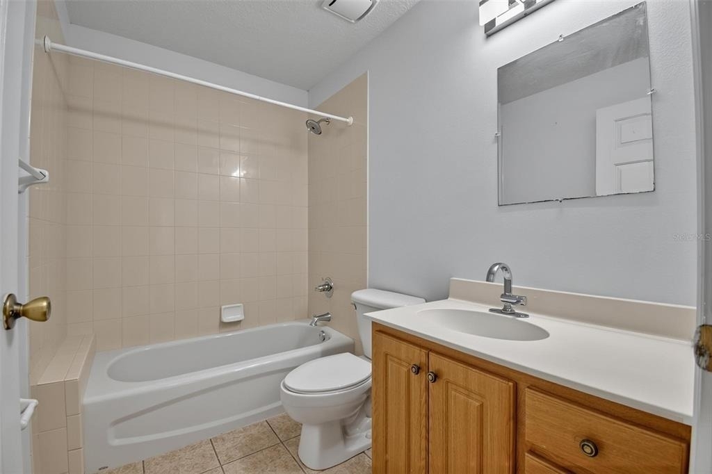 83 Lynbrook Drive - Photo 4