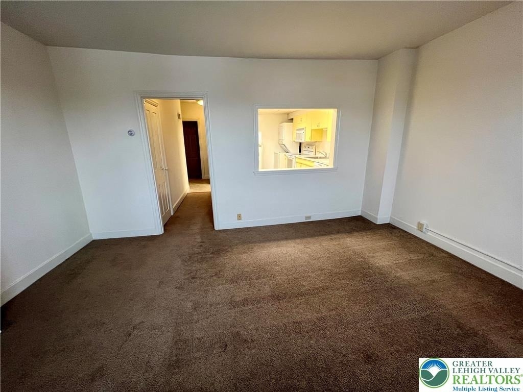 606 W Broad Street - Photo 5