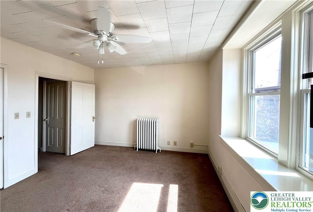 606 W Broad Street - Photo 10