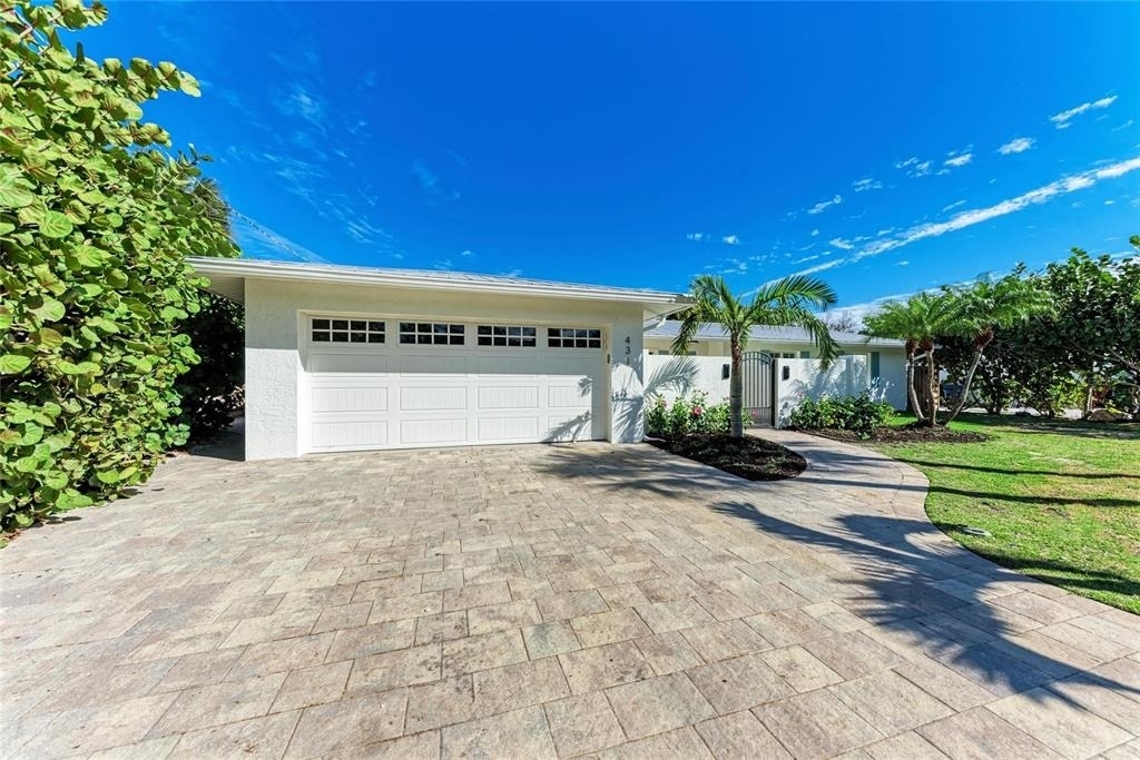 431 Island Circle - Photo 1