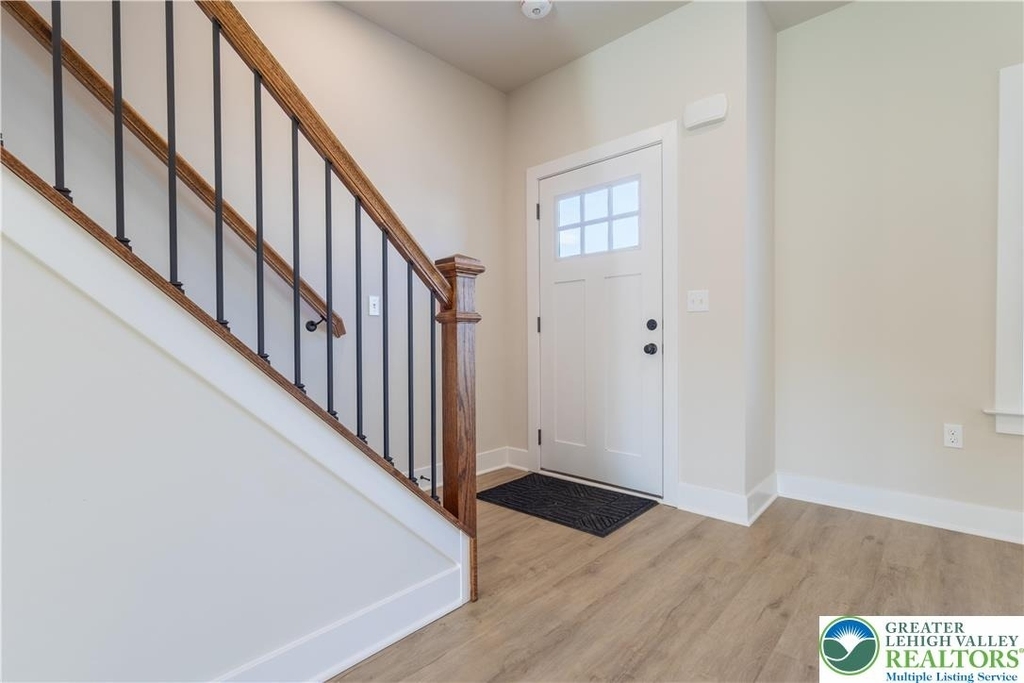1411 Greenview Drive - Photo 3