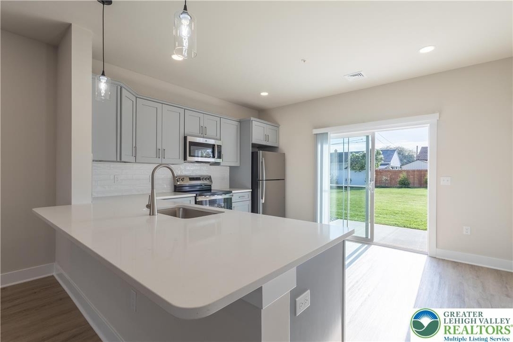 1411 Greenview Drive - Photo 7
