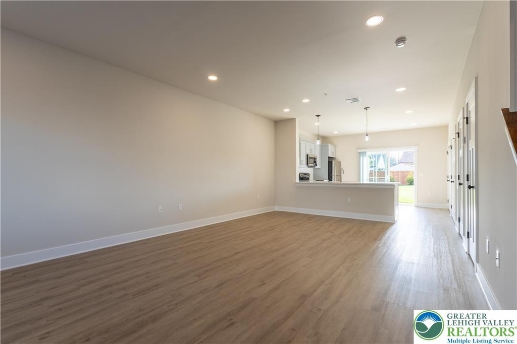 1411 Greenview Drive - Photo 5