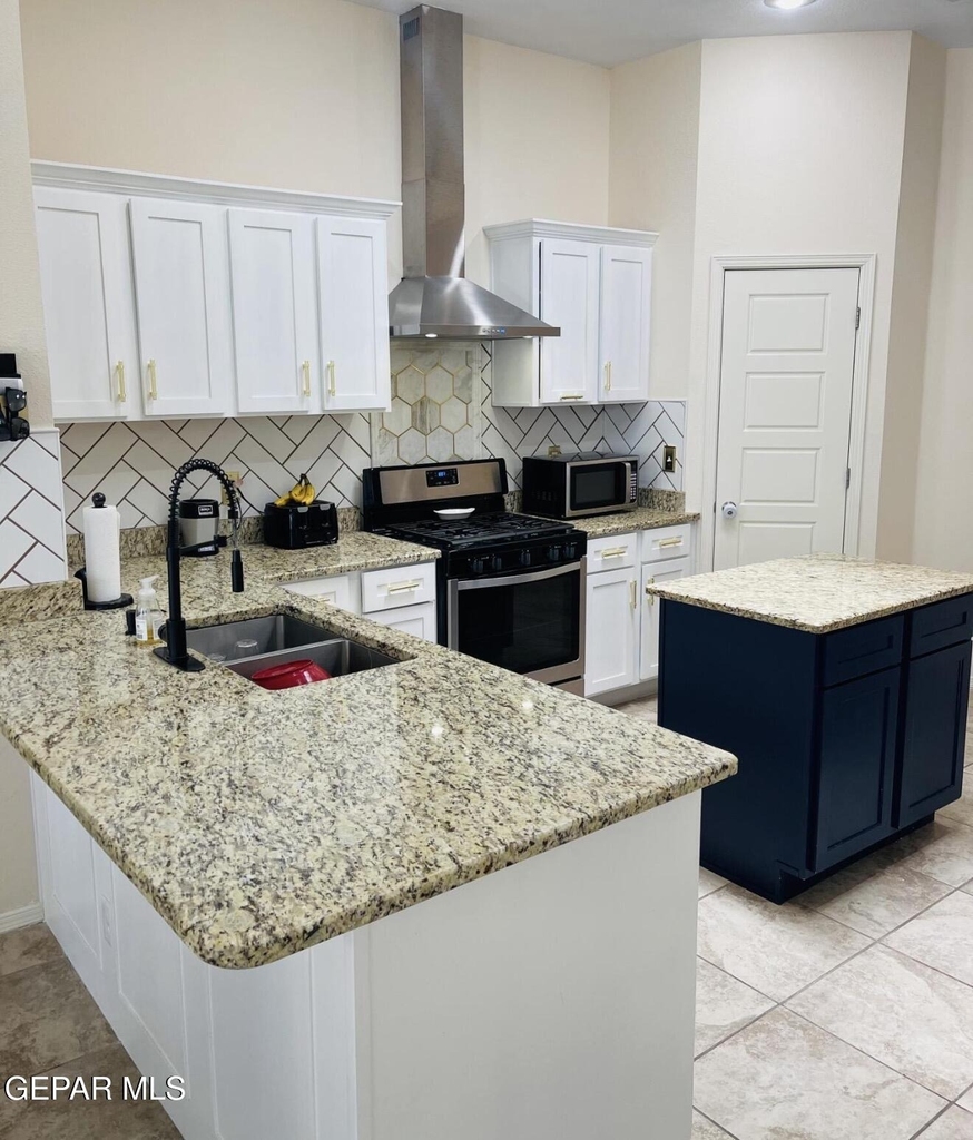 12605 Azulejos Street - Photo 1