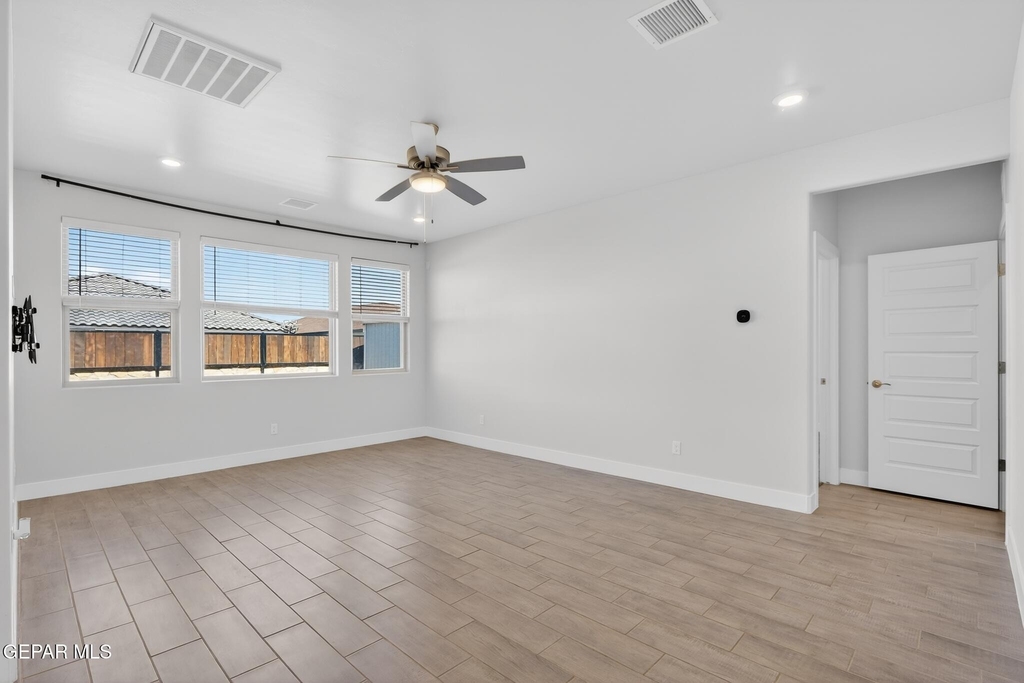 2233 Sandstone Place - Photo 27
