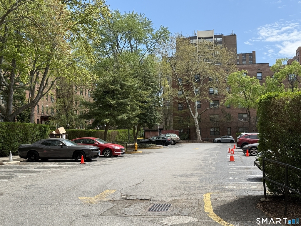 28 Strawberry Hill Avenue - Photo 3