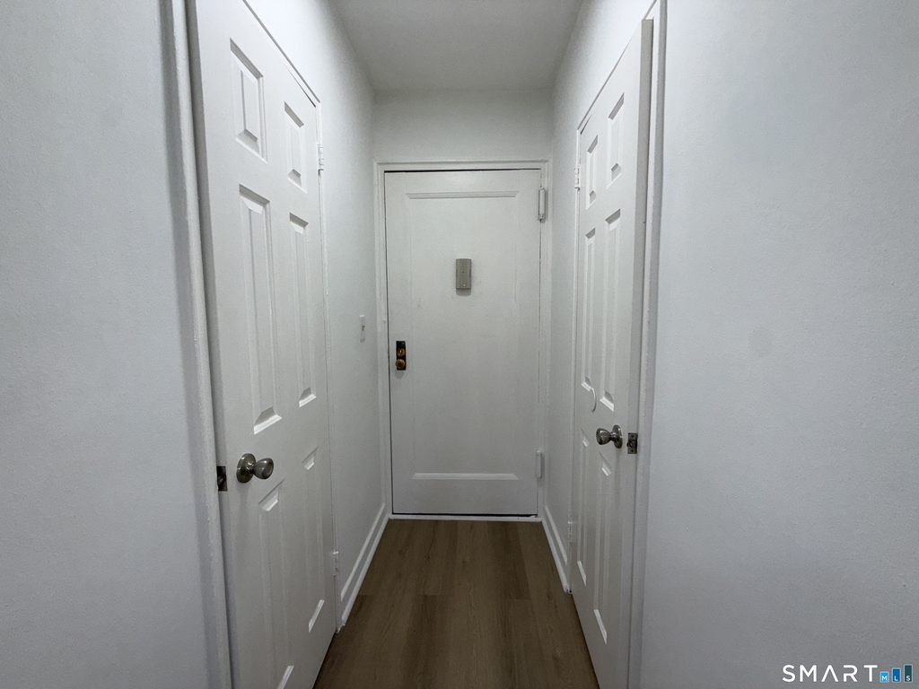 28 Strawberry Hill Avenue - Photo 6