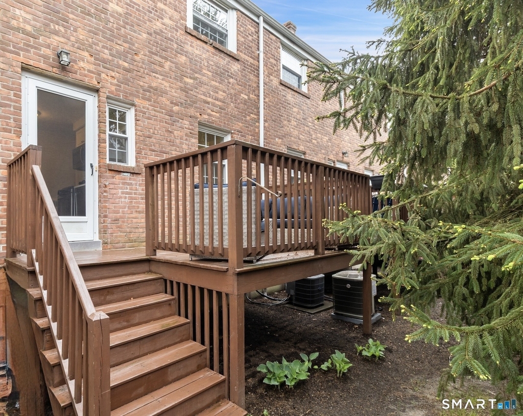 289 Bridge Street - Photo 16
