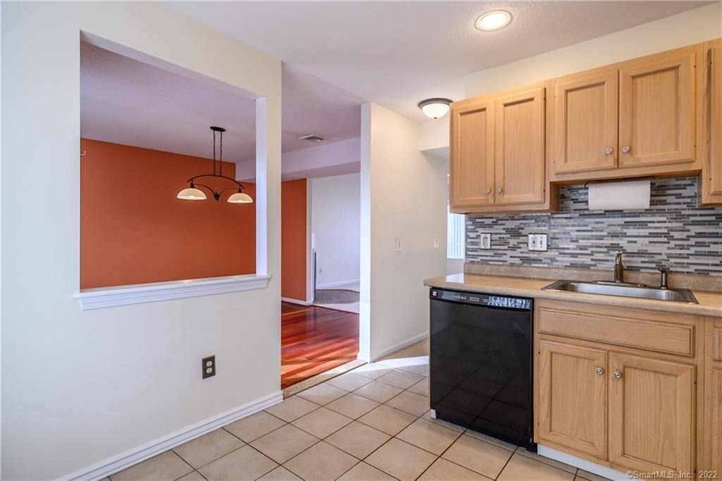 10 South Street - Photo 10