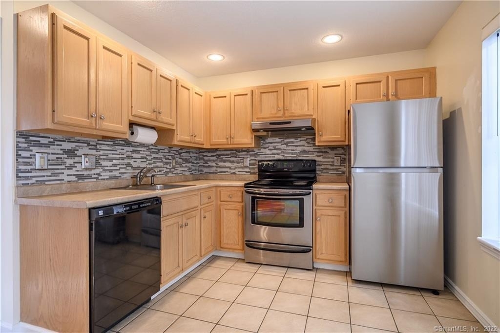 10 South Street - Photo 8