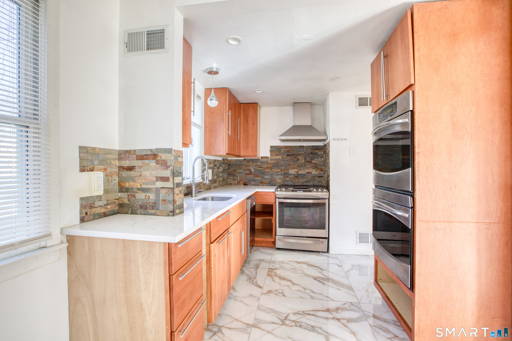 24 Hollow Wood Lane - Photo 6