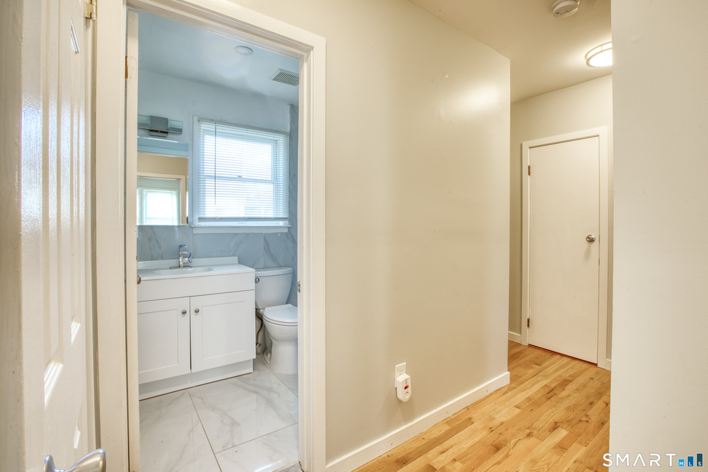 24 Hollow Wood Lane - Photo 7