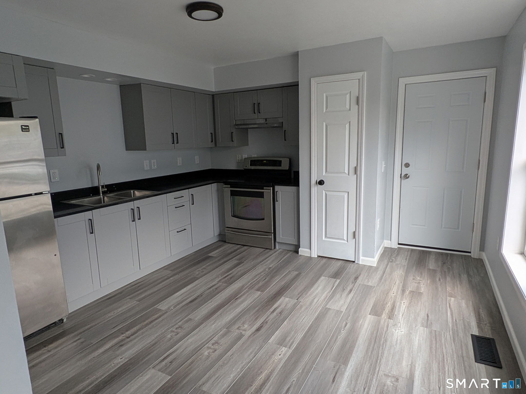 619 Shelton Street - Photo 0