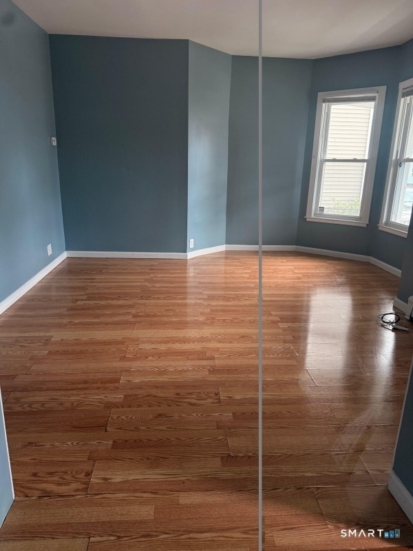 715 Noble Avenue - Photo 3