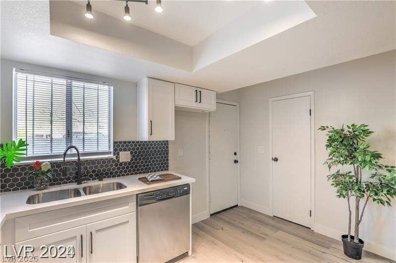 1436 N Jones Boulevard - Photo 6