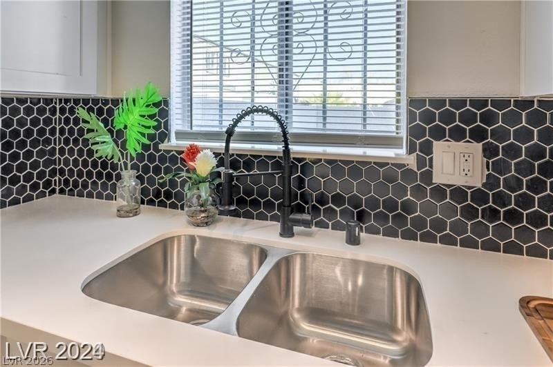 1436 N Jones Boulevard - Photo 5
