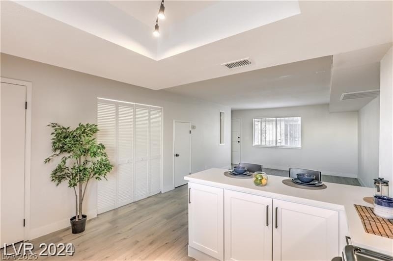 1436 N Jones Boulevard - Photo 2