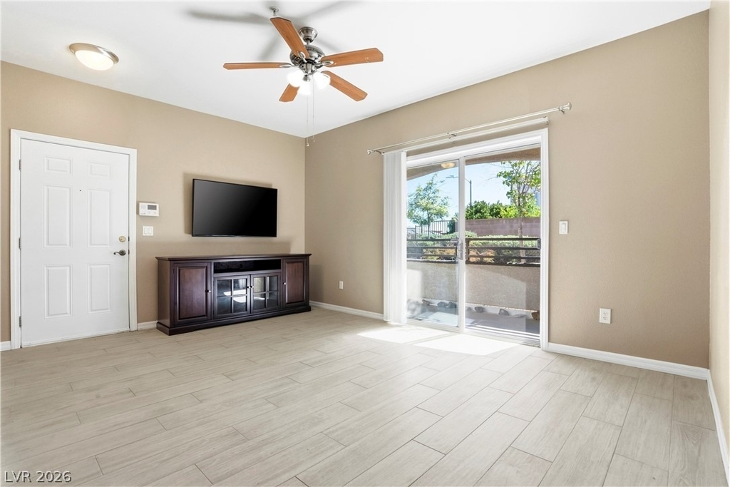 2291 W Horizon Ridge Parkway - Photo 3