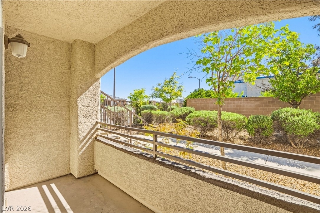 2291 W Horizon Ridge Parkway - Photo 16