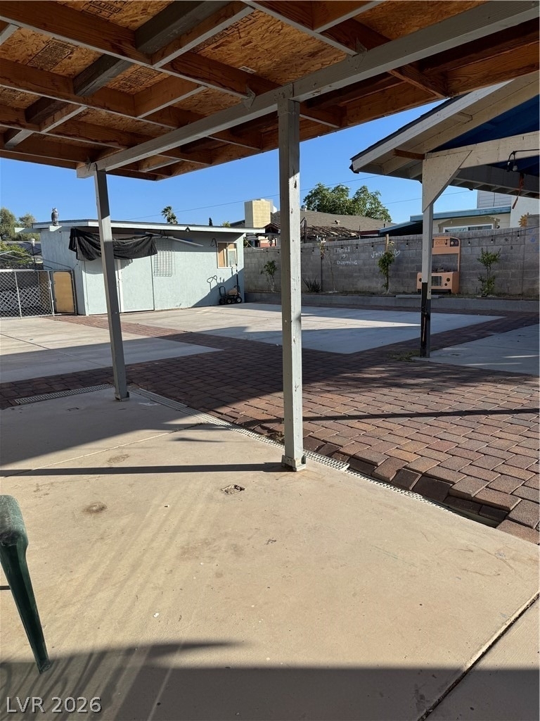 608 Greenhurst Road - Photo 17