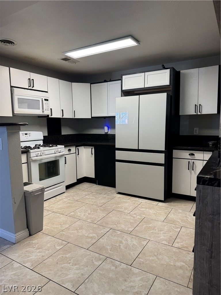 608 Greenhurst Road - Photo 3