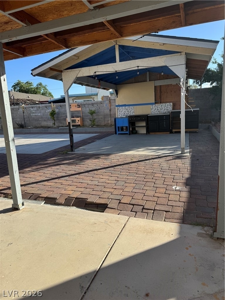 608 Greenhurst Road - Photo 18