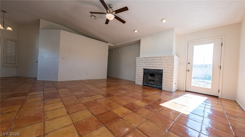 6357 Formula Way - Photo 5