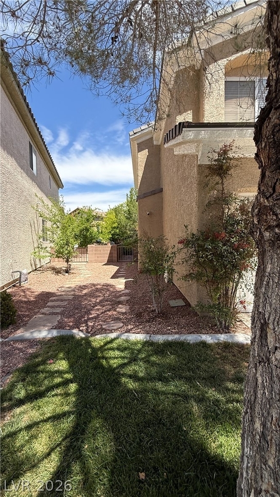 10024 Via Toro Avenue - Photo 3