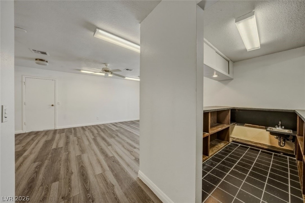 6760 W Oakey Boulevard - Photo 20